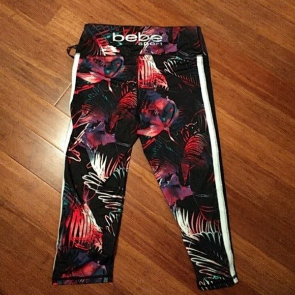 Early Black Friday! bebe Sport Performance Capri Leggings - Picture 2 of 4